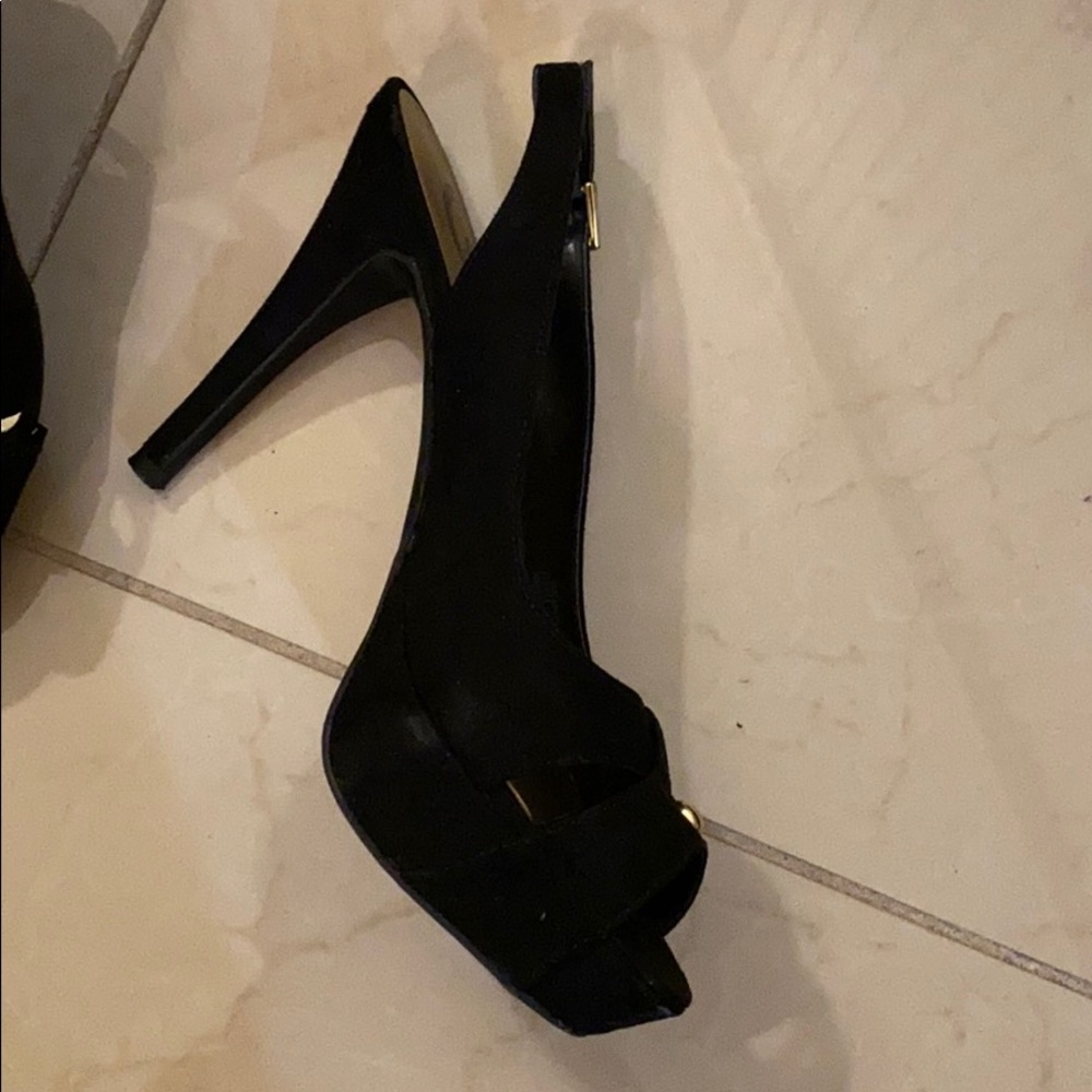 Shoes - Picture 2 of 3